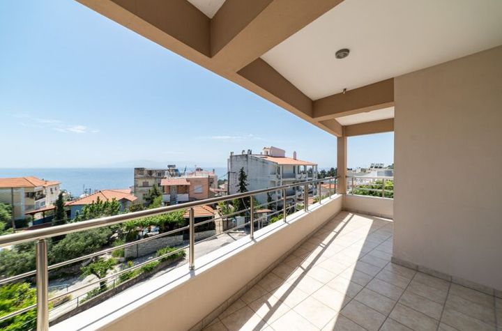 Mezonetă pe 3 niveluri, 240 mp — Agia Paraskeui anunturi imobiliare Grecia