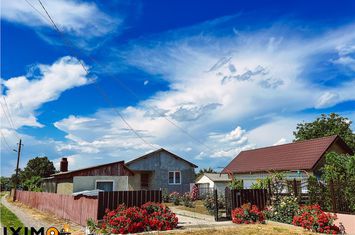 Casă - 4 camere de vanzare SAUCESTI - Bacau anunturi imobiliare Bacau
