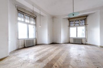 Apartament 4 camere, etaj 1, în Palatul Steiner, Arad anunturi imobiliare Arad