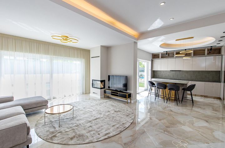 Vilă superbă cu piscina zona Iancu Nicolae! anunturi imobiliare Bucuresti