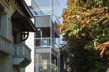 Vanzare imobil 2015 arhitectura deosebita cu terase si curte Palatul Cotroceni anunturi imobiliare Bucuresti