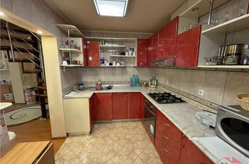Apartament 5 camere de vanzare CENTRAL - Vrancea anunturi imobiliare Vrancea