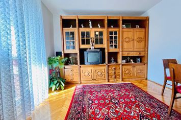 Apartament 3 camere| etaj intermediar |zona Manastur anunturi imobiliare Cluj