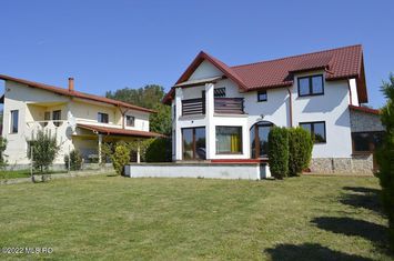 Casă - 4 camere de vanzare STEFANESTI - Arges anunturi imobiliare Arges