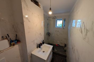 Garsonieră Spațioasă de Renovat în Zona Sebastian - Calea Rahovei anunturi imobiliare Bucuresti