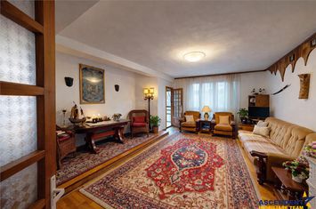 Vilă - 8 camere de vanzare BRAN - Brasov anunturi imobiliare Brasov