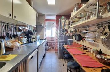 Apartment 3 camere, centrala proprie, zona Cetatii. anunturi imobiliare Timis