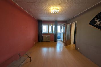3 Camere Giulești, 60mp, Vedere Panoramică, Total de Renovat anunturi imobiliare Bucuresti