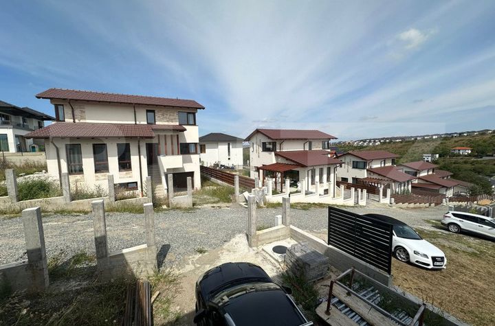 Vilă - 4 camere de vanzare DEZMIR - Cluj anunturi imobiliare Cluj