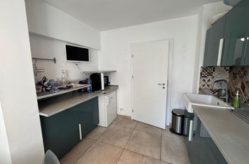 Vanzare apartament trei camere partial mobilat Panduri Romniceanu anunturi imobiliare Bucuresti