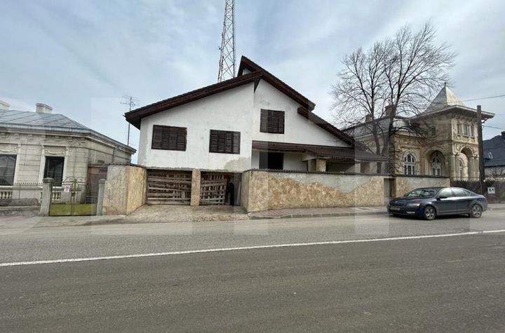 Vilă - 8 camere de vanzare DOROHOI - Botosani anunturi imobiliare Botosani