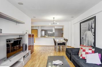 Inchiriere 2 camere cu terasa |  Herastrau - Barajul Arges | loc parcare anunturi imobiliare Bucuresti