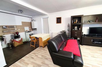 Apartament 3 camere de vanzare FLORESTI - Cluj anunturi imobiliare Cluj