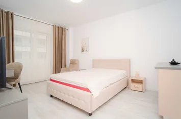 De inchiriat, apartament decomandat + parcare,  Zona Piata Nicolina – Palas anunturi imobiliare Iasi