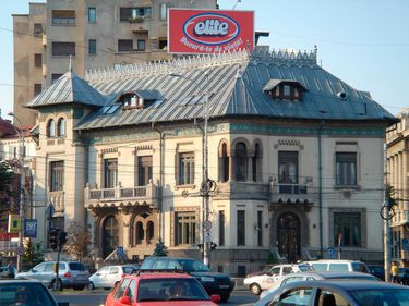 Casa pictorului Gheorghe Petraşcu din Piaţa Romană a fost închiriată de un librar