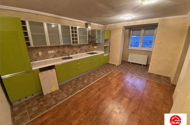 Apartament 4 camere de inchiriat CENTRAL - Mures anunturi imobiliare Mures