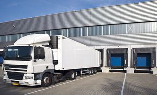 Startul tranzactiilor in imobiliare ar putea fi dat de sectorul logistic. Asa spera consultantii din domeniu