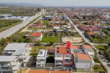 Apartament nou cu mansardă în Paralia Ofriniou anunturi imobiliare Grecia