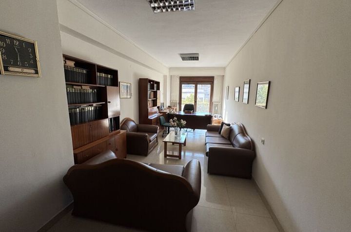 Birou 30 mp, etajul 2 — centru Serres anunturi imobiliare Grecia
