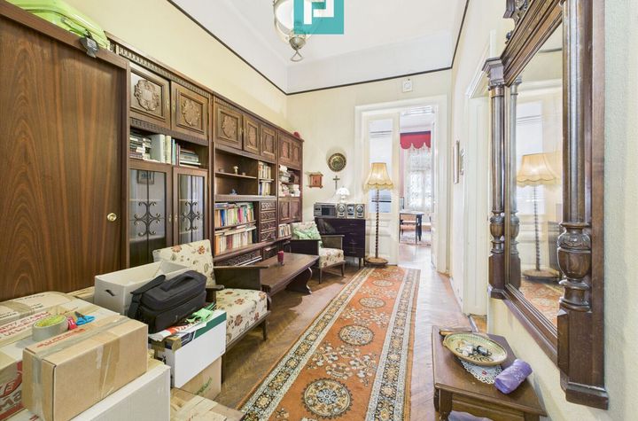 Apartament ultracentral în clădire interbelică anunturi imobiliare Arad