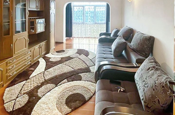 De vanzare, apartament 3 camere decomandat, Piata Sarbilor anunturi imobiliare Mehedinti