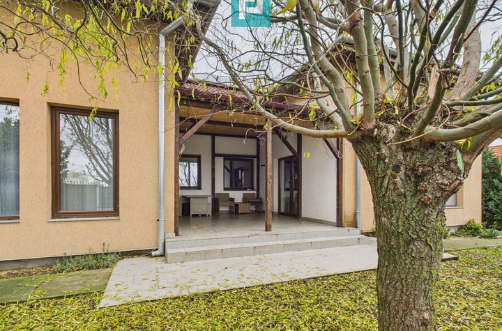 Casă individuală spațioasă, la 10 km de Timisoara anunturi imobiliare Timis