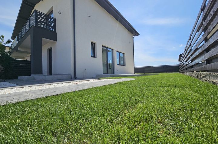 Vila finisaje Premium Berceni Marmura Irigatii curte amenajata anunturi imobiliare Bucuresti
