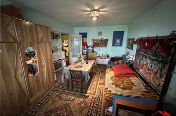 Apartament 4 camere de vanzare CENTRAL - Vrancea anunturi imobiliare Vrancea