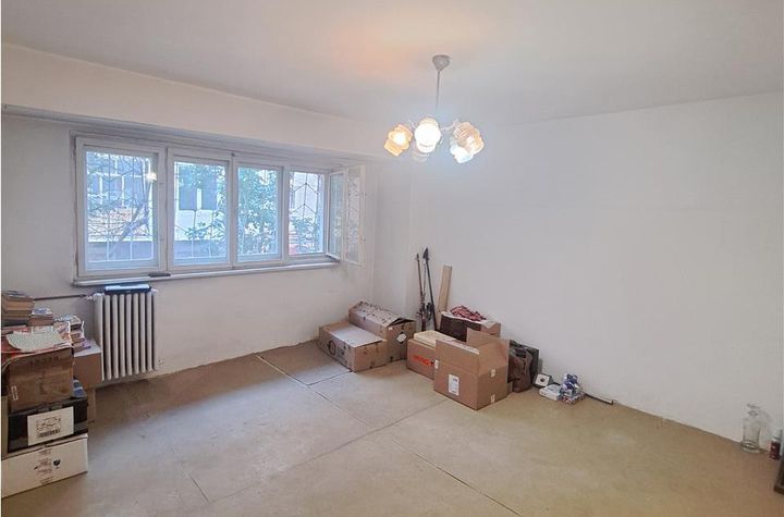 Apartament 3 camere de vanzare COMPLEX STUDENTESC - Timis anunturi imobiliare Timis