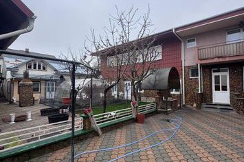 Vilă - 8 camere de vanzare RADAUTI - Suceava anunturi imobiliare Suceava