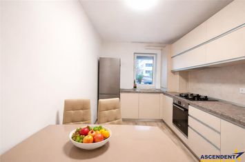 Apartament 3 camere de inchiriat TRACTORUL - Brasov anunturi imobiliare Brasov