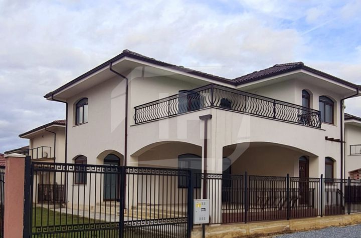 Vilă - 4 camere de vanzare DEZMIR - Cluj anunturi imobiliare Cluj