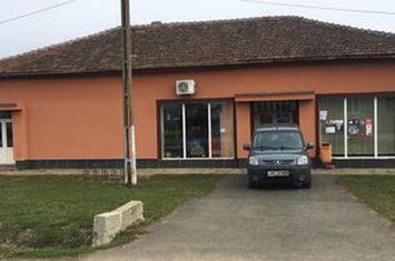 Pret redus Cladire din caramida in Firiteaz, magazinul satesc anunturi imobiliare Arad
