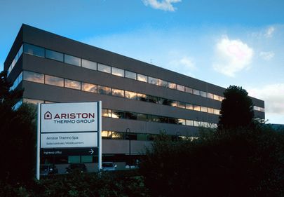 Ariston Thermo aminteşte despre ce ne face să ne simţim acasă în noua campanie de publicitate