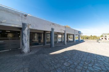 Spațiu comercial 240 mp, două niveluri în Eleftheroupoli anunturi imobiliare Grecia