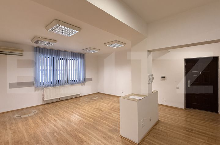 Apartament 3 camere de vanzare CRAIOVA - Dolj anunturi imobiliare Dolj