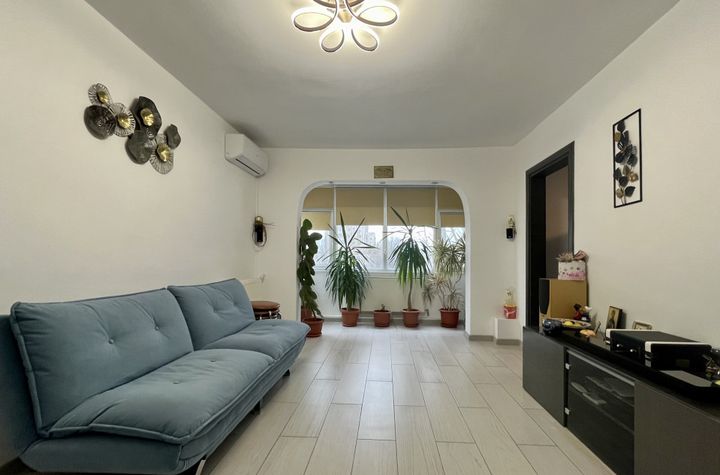Apartament 3 camere de vanzare CONSTANTA - Constanta anunturi imobiliare Constanta