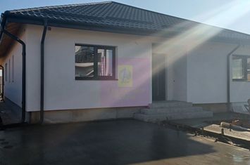 Săbăreni, casă parter 4 camere, CT, terasă, pivniță, teren 478 mp anunturi imobiliare Giurgiu