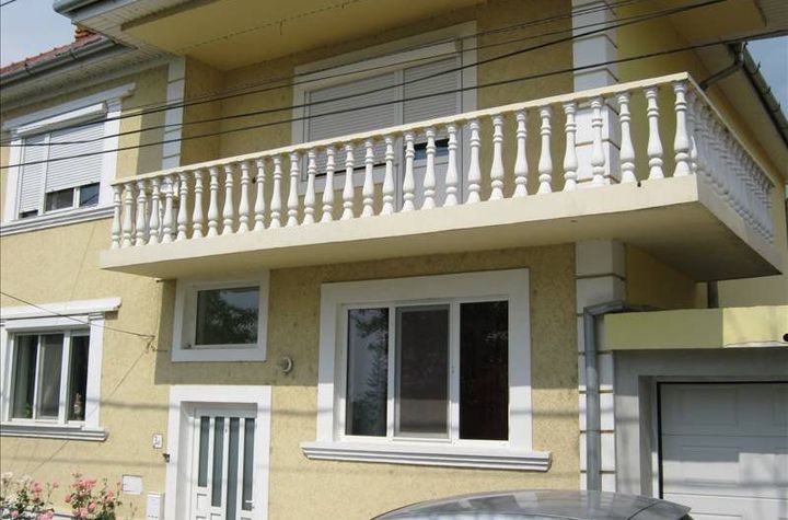 Vilă - 7 camere de vanzare DEALURI ORADEA - Bihor anunturi imobiliare Bihor