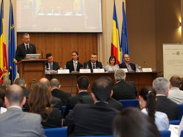 Bancheri vs investitori imobiliari: „Avem bani, dar selectiv“. „Se pot face proiecte şi fără bănci. Mizaţi banii proprii, că România e atractivă“