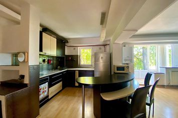 Apartament 4 camere de vanzare RADAUTI - Suceava anunturi imobiliare Suceava