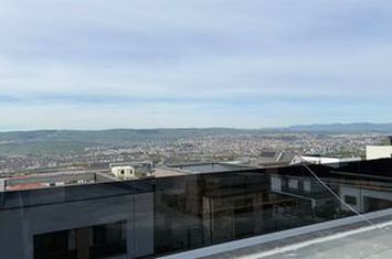 Vilă - 4 camere de vanzare CLUJ-NAPOCA - Cluj anunturi imobiliare Cluj