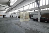 300 €, Spațiu industrial