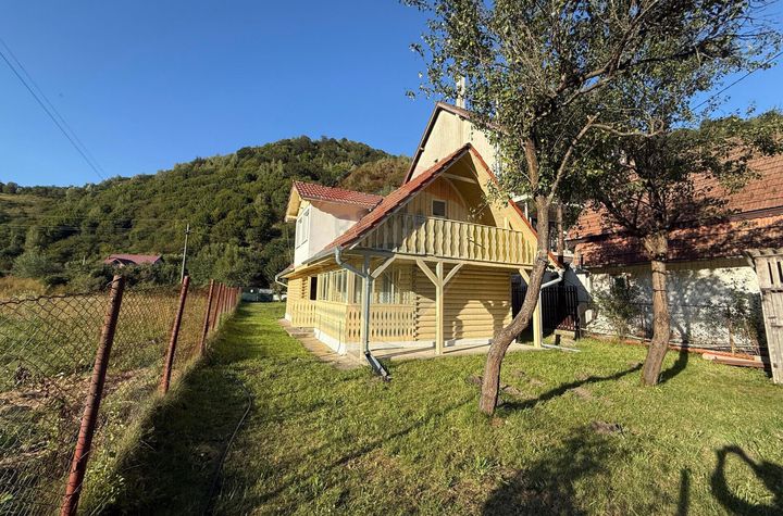 Casa de vacanta pe Valea Lotrioarei in cadru de vis anunturi imobiliare Sibiu