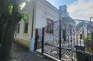 Vila elegantă restaurată - ideală pentru birouri - Str. Dacia nr. 4 anunturi imobiliare Constanta