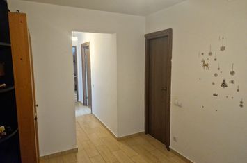 Apartament 3 camere de vanzare VASILE AARON - Sibiu anunturi imobiliare Sibiu