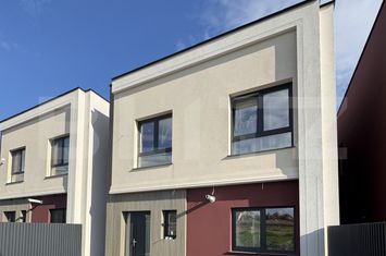 Vilă - 4 camere de vanzare LISAURA - Suceava anunturi imobiliare Suceava