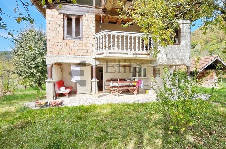 Casă de vacanță cu potențial– Muncel, jud Alba la o ora de Cluj-Napoca anunturi imobiliare Alba