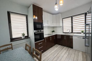 Vilă - 4 camere de vanzare FLORESTI - Cluj anunturi imobiliare Cluj