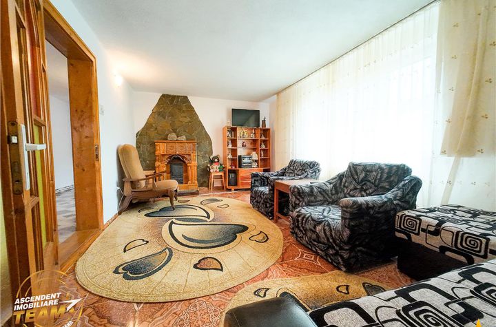 Vilă - 6 camere de vanzare EXTERIOR SUD - Covasna anunturi imobiliare Covasna